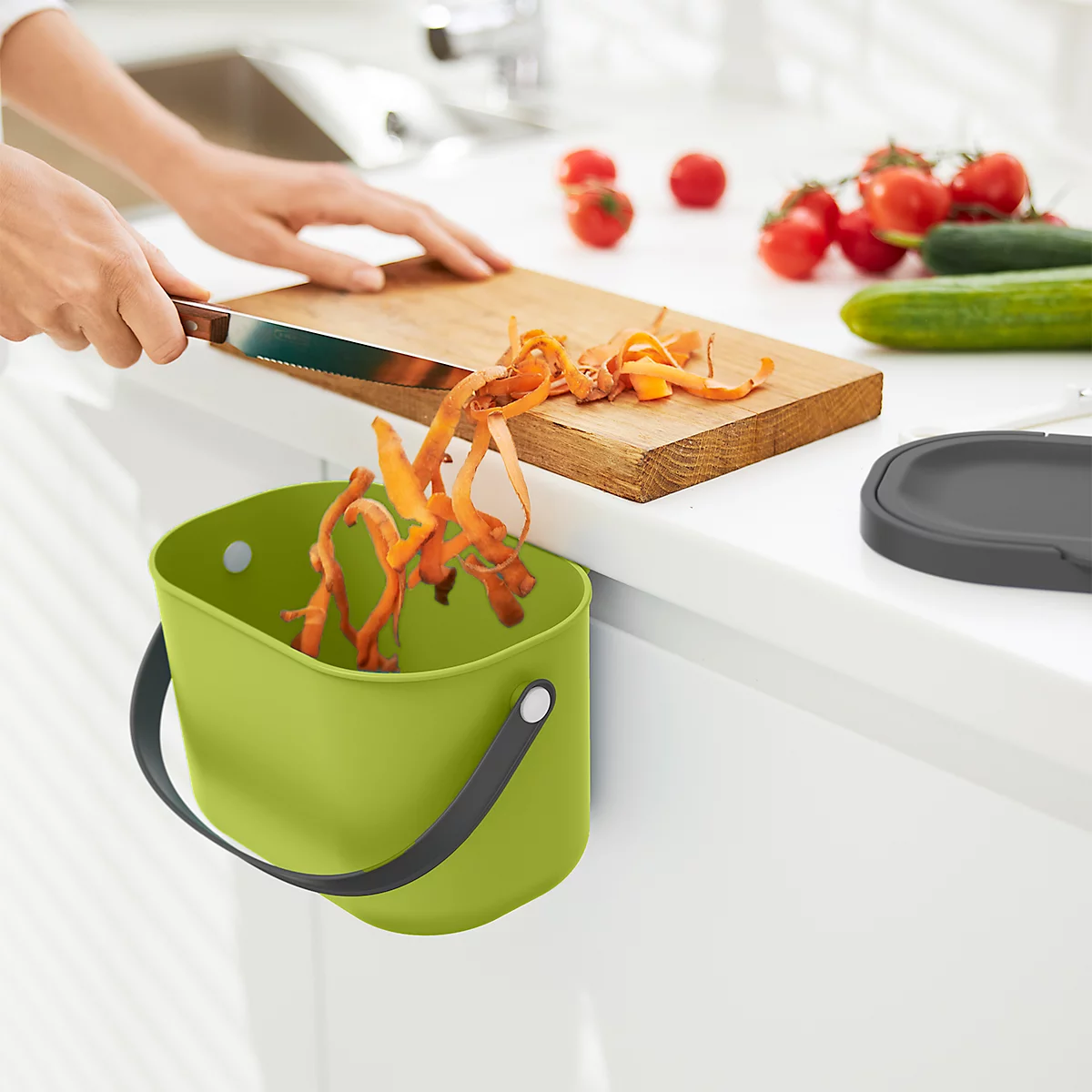 Poubelle bio ALBULA, capacité 3,2 litres, poignée en arceau, plastique recyclé, L 172 x P 222 x H 147 mm, citron vert