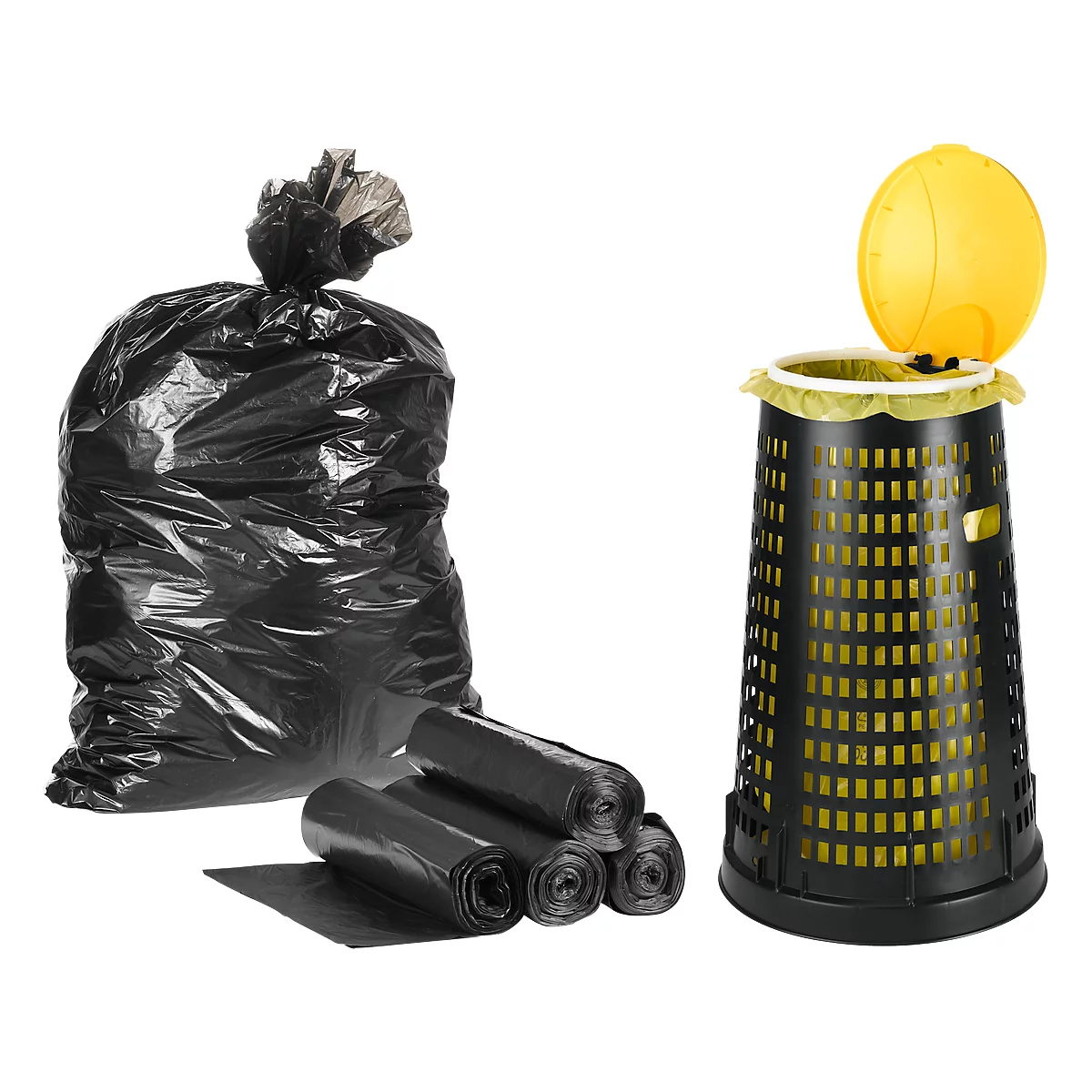 Sac poubelle noir, rouleaux de sacs poubelles et poubelle avec couvercle jaune. La scène se déroule sur fond blanc.