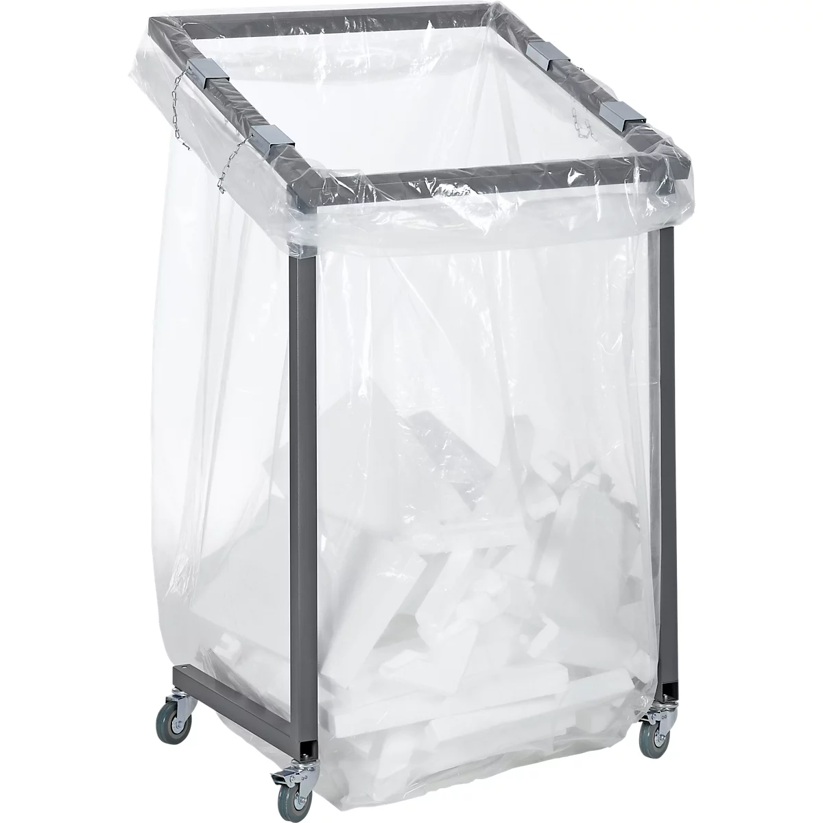 Chariot en métal gris avec un sac en plastique transparent rempli de morceaux de polystyrène blanc.