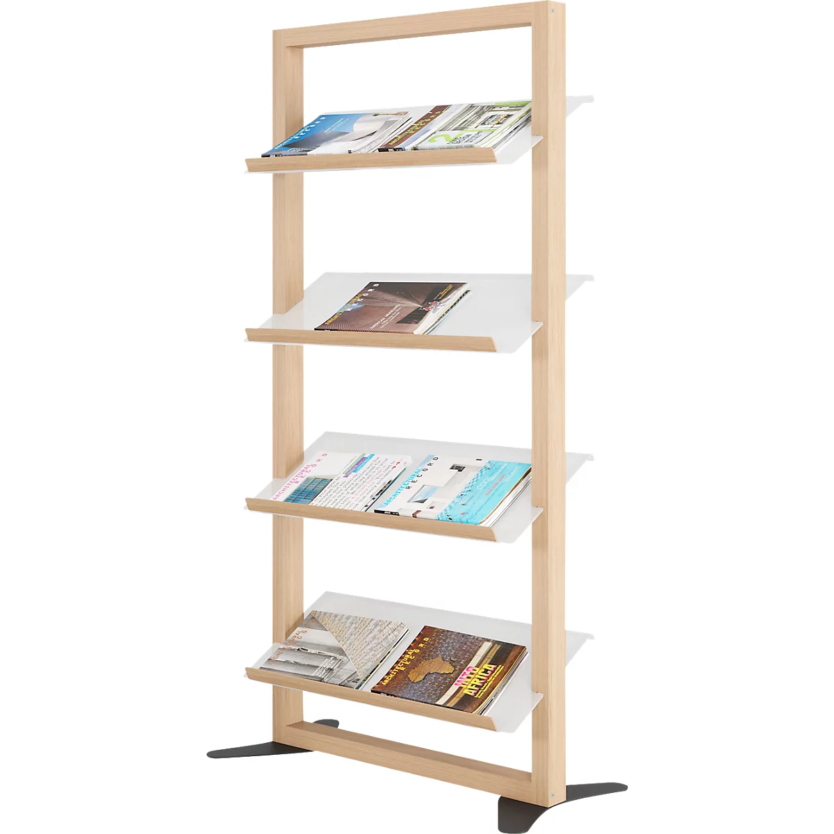 Présentoir à journaux brun clair avec quatre étagères. Des magazines et des journaux sont sur chaque étagère.