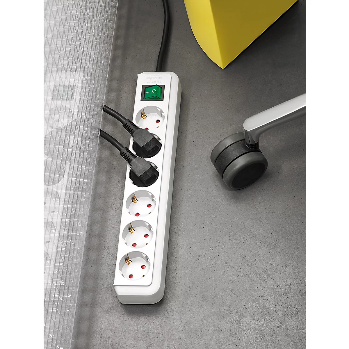 Prise multiple brennenstuhl® cleverLINE, 5x, jusqu'à 2300 W, avec interrupteur éclairé, IP20, longueur du câble 1,5 m, plastique, blanc