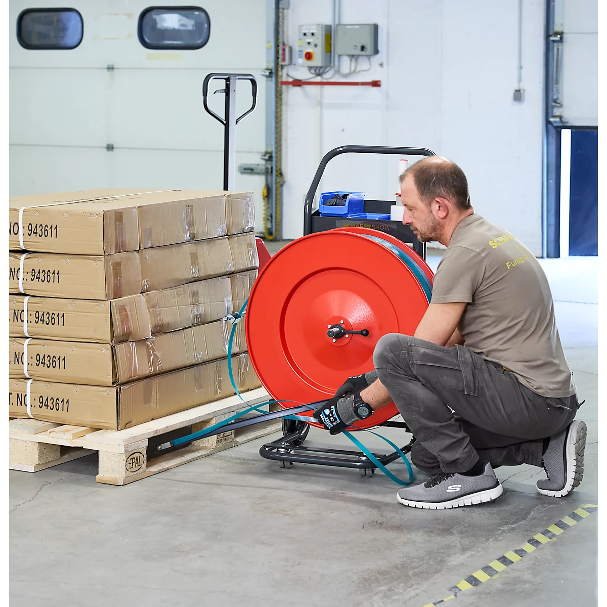 Profi-Umreifungsset, mit Abrollwagen Premium X, Akku-Umreifungsgerät BW-04 & KU Polyesterband, L 1200 m x B 18,5 mm, Stärke 0,85 mm, geprägt, grün