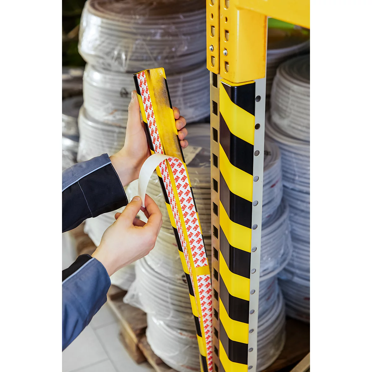 Profilé de protection d'angle Durable C35, rectangulaire, pour l'intérieur &amp; l'extérieur, surface adhésive par côté 35 mm, L 1000 x l 47 mm, mousse PU, jaune/noir
