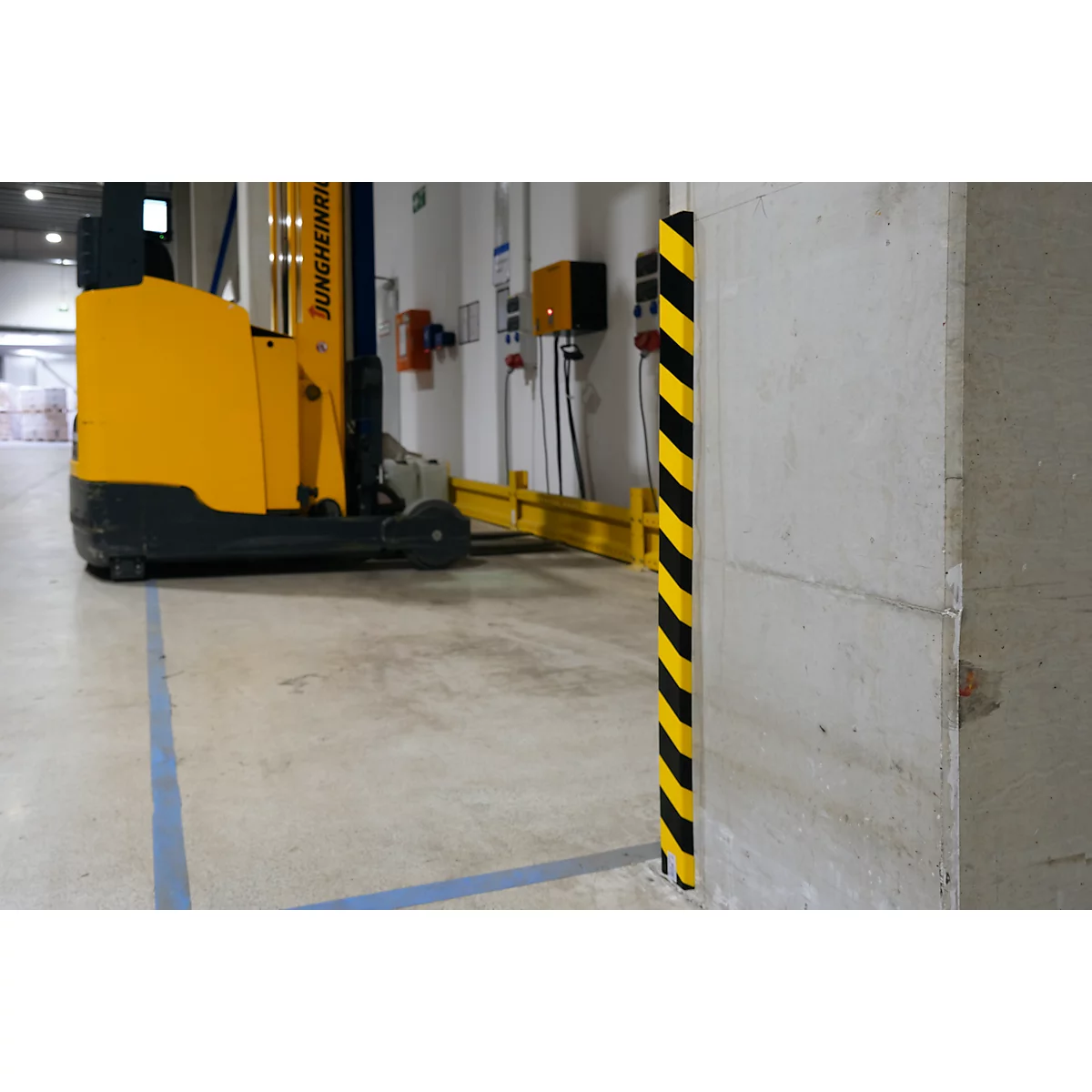 Profilé de protection de surface Durable S20, rectangulaire, surface adhésive 60 mm, autocollant, pour l'intérieur &amp; l'extérieur, L 1000 mm, mousse PU, jaune/noir
