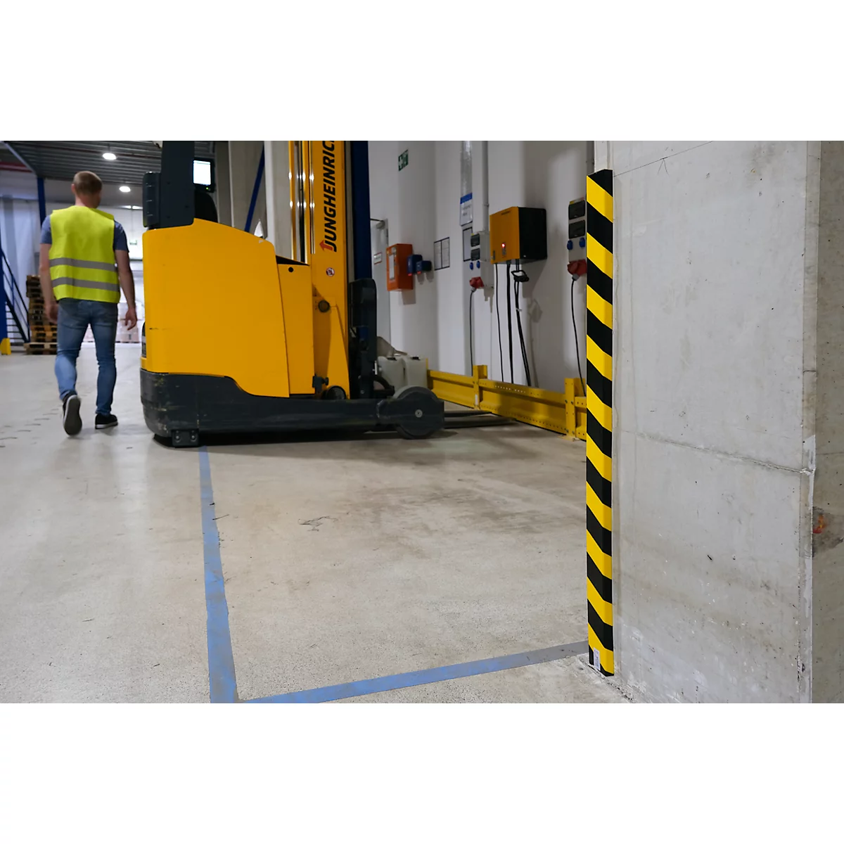 Profilé de protection de surface Durable S20, rectangulaire, surface adhésive 60 mm, autocollant, pour l'intérieur &amp; l'extérieur, L 1000 mm, mousse PU, jaune/noir