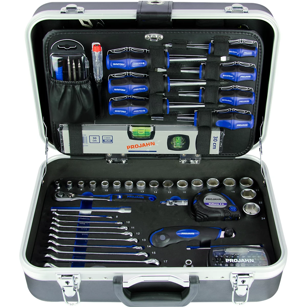 Open gereedschapskist gevuld met sleutels, schroevendraaiers, waterpas en accessoires. Metalen koffer met zwarte binnencompartimenten.