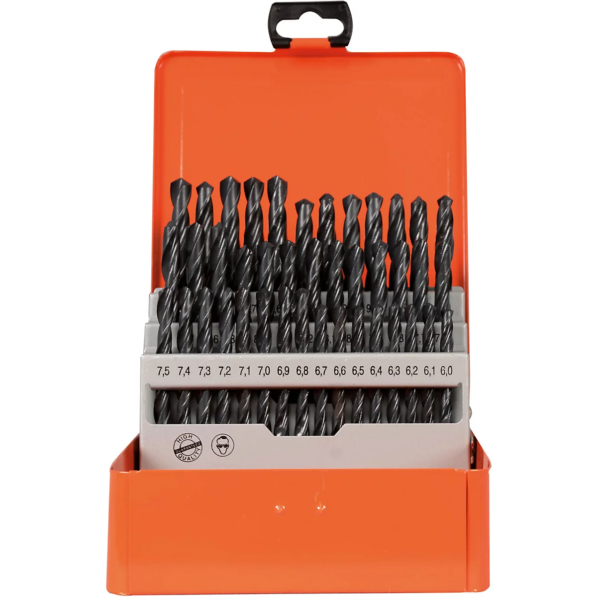 Een oranje metalen doos met een set boorbits. Op de witte inleg staan nummers die de boormaat aangeven.