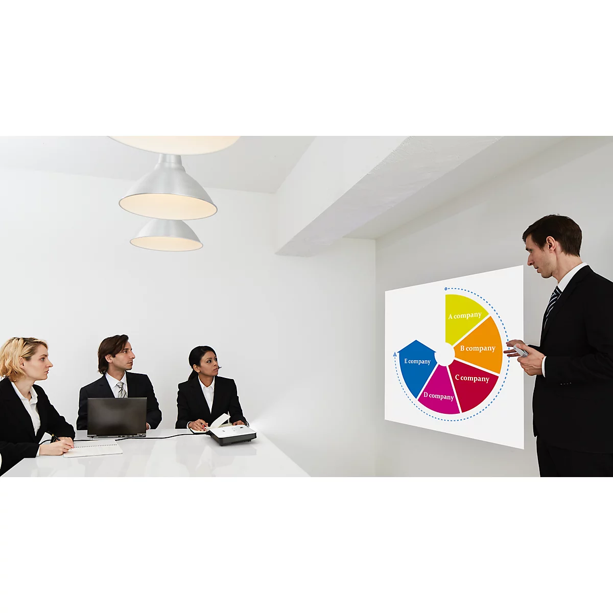 Projecteur 3LCD EPSON EB-1780W, mobile, HD Ready WXGA, 3 000 lumens, contraste 10 000:1, blanc