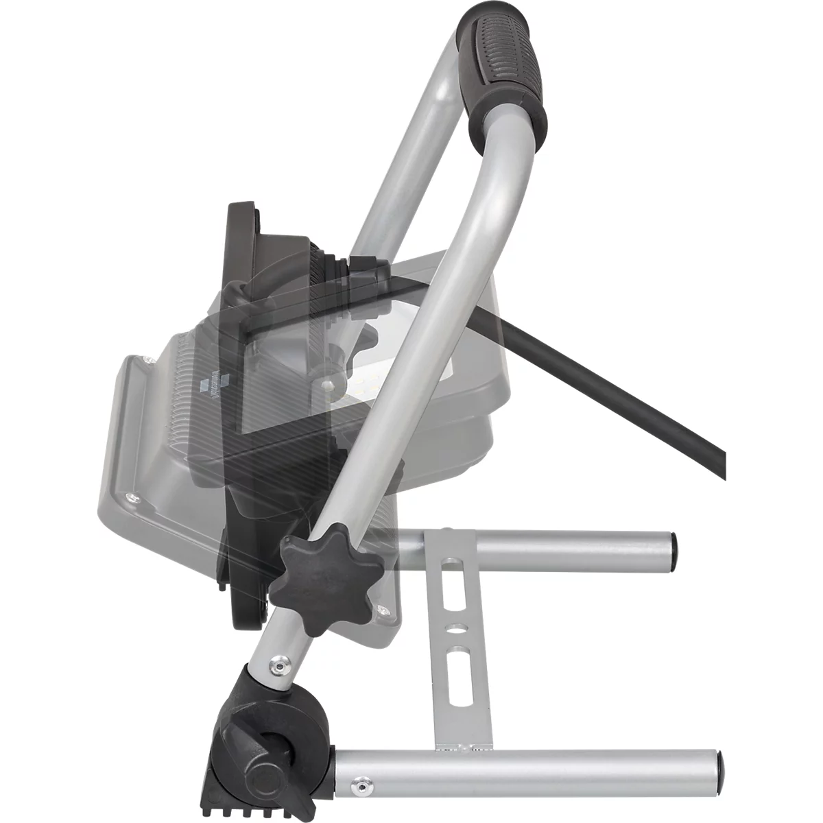 Vue en détail d'une poignée réglable d'un appareil, avec un cadre métallique stable et un bord en caoutchouc.