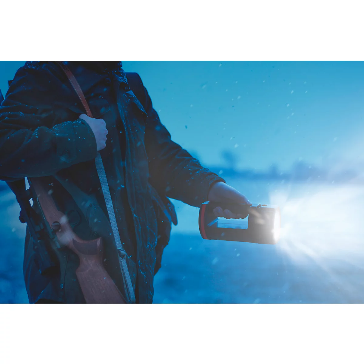Projecteur portatif à LED Ansmann HS20R Pro, intensité lumineuse variable, 1700 lm, portée 500 m, jusqu'à 7 h, batterie lithium-ion, L 215,5 × P 81,5 × H 105 mm