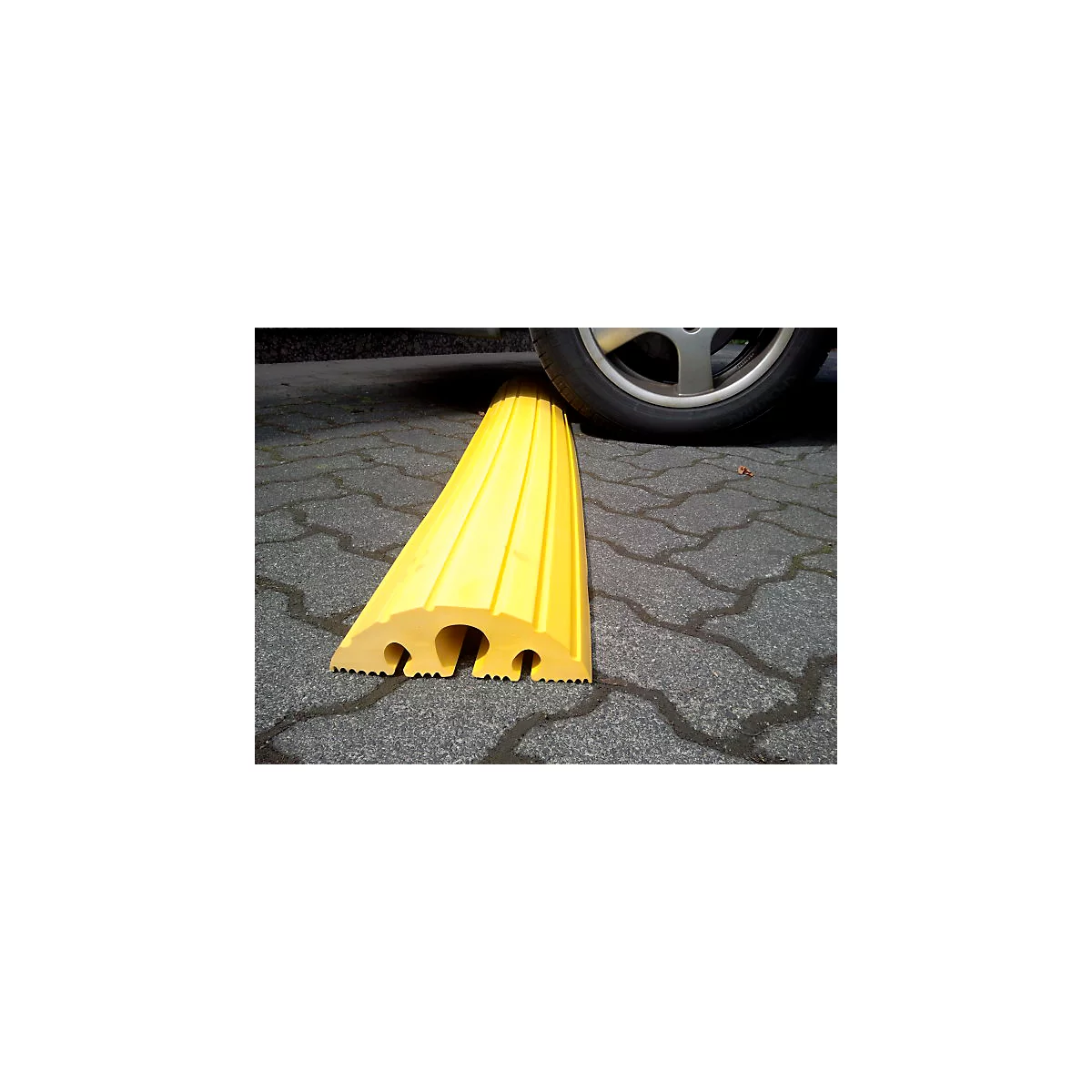 Protège-câbles, PVC, 1 canal ø 40 mm + 2 canaux ø 40 mm, jusqu'à 30 t, L 1500 x l. 200 x H 60 mm
