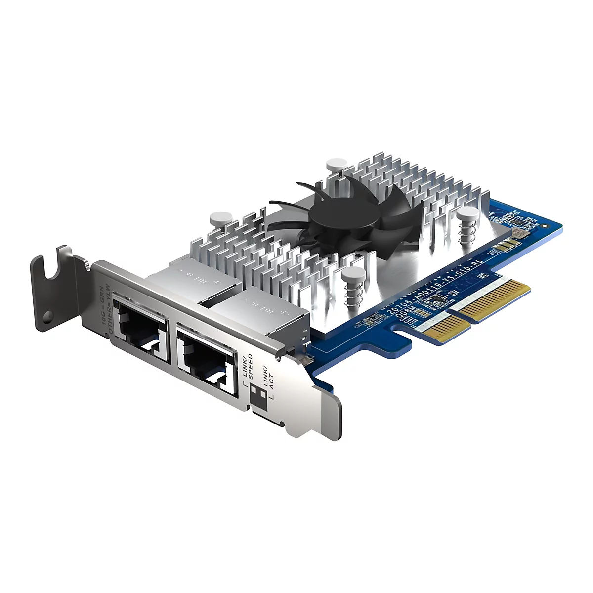 Eine Nahaufnahme einer Netzwerkkarte mit Kühlkörper, Lüfter und zwei Ethernet-Anschlüssen. Der blaue Leiter ist mit kleinen Komponenten bestückt.