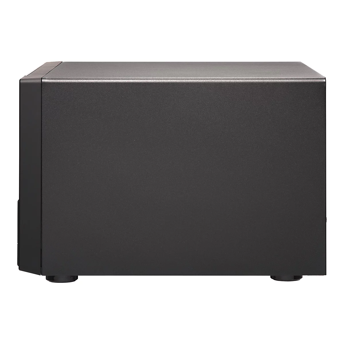 BoÃ®tier de serveur ou de stockage NAS noir vu de cÃ´tÃ©, avec une surface lÃ©gÃ¨rement texturÃ©e et des pieds en caoutchouc.