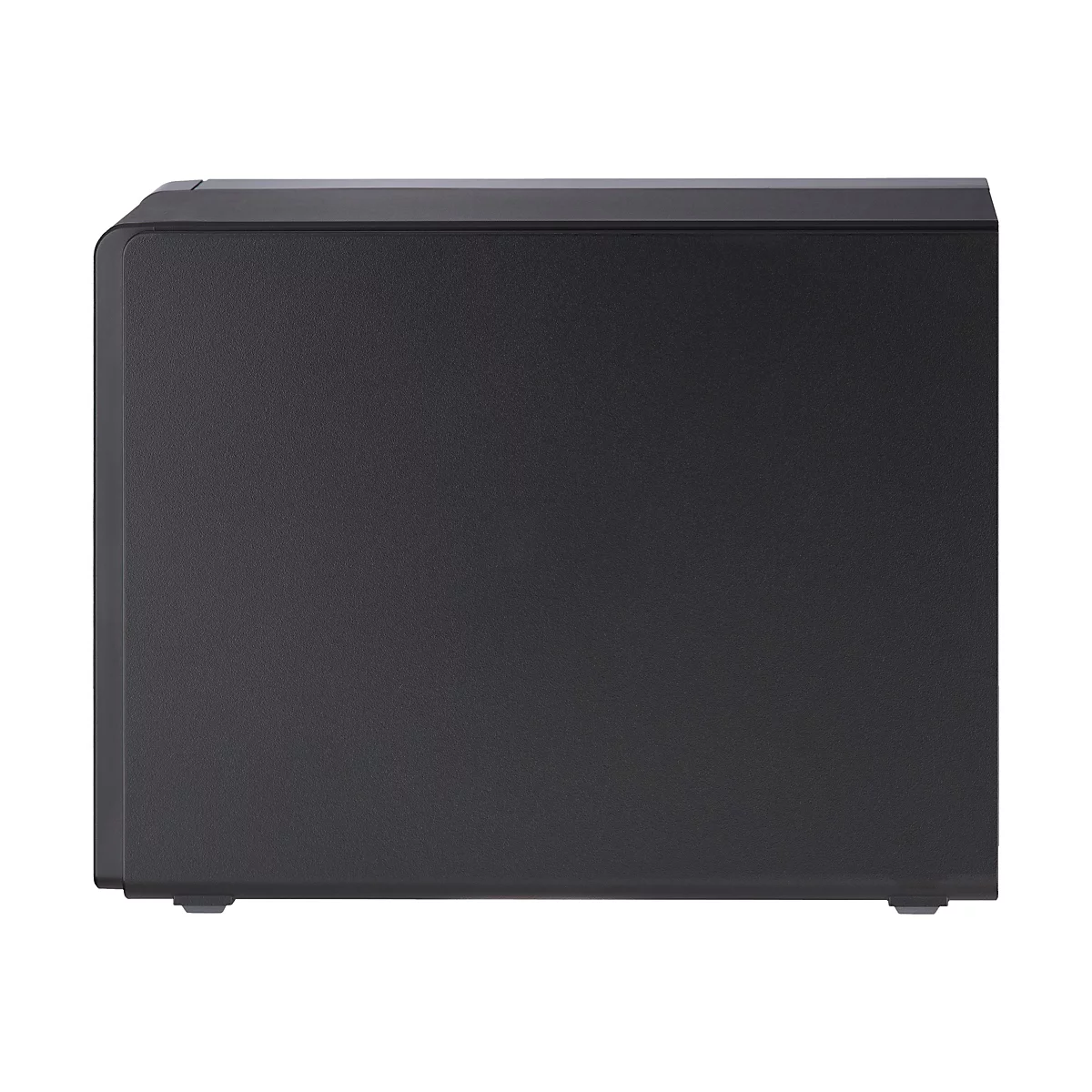 Vue détaillée d'un boîtier de PC noir avec une surface légèrement texturée.