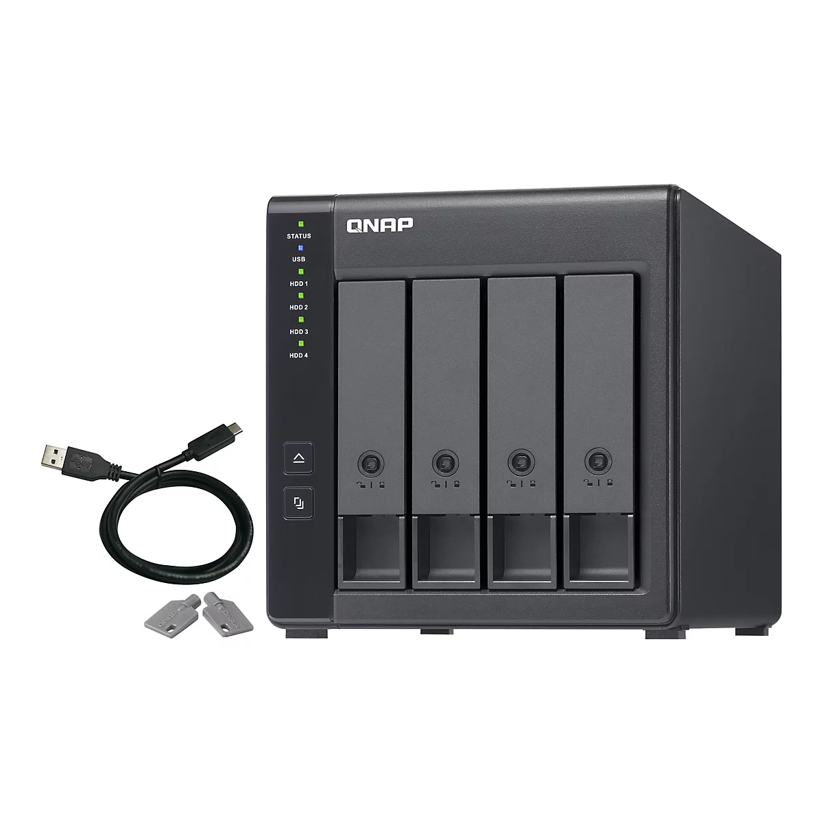 Appareil NAS noir avec quatre baies, cÃ¢ble USB et deux connecteurs sur fond blanc. QNAP est en haut.