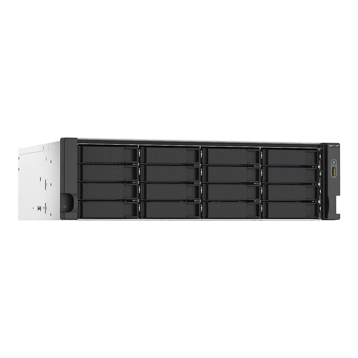 Ein Server-Rack mit mehreren Einschüben. Schwarze Front mit dem Schriftzug "QNAP".