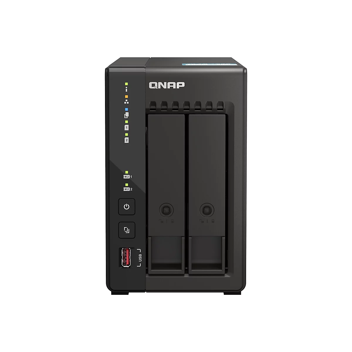 Ein schwarzes NAS-Gerät von QNAP mit Einschüben für Festplatten und Anzeigen. Auf der Vorderseite befindet sich ein USB-Anschluss.