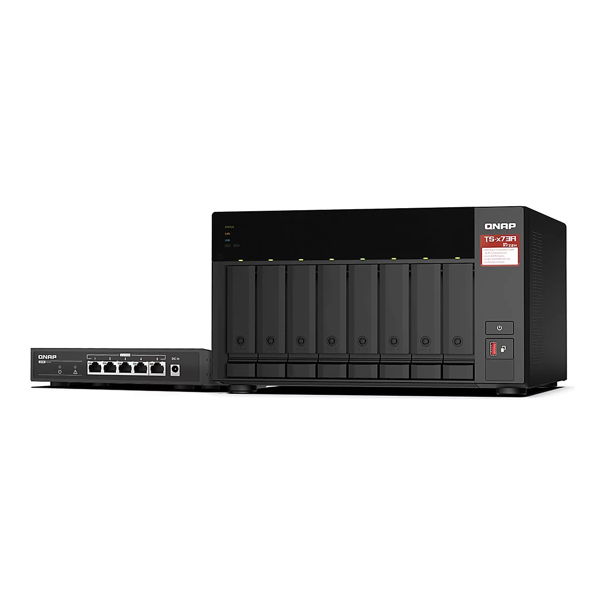 Schwarzes NAS-System mit 8 FestplattenschÃ¤chten und Router vor weiÃŸem Hintergrund. Aufschrift QNAP TS-x73 auf der Seite.