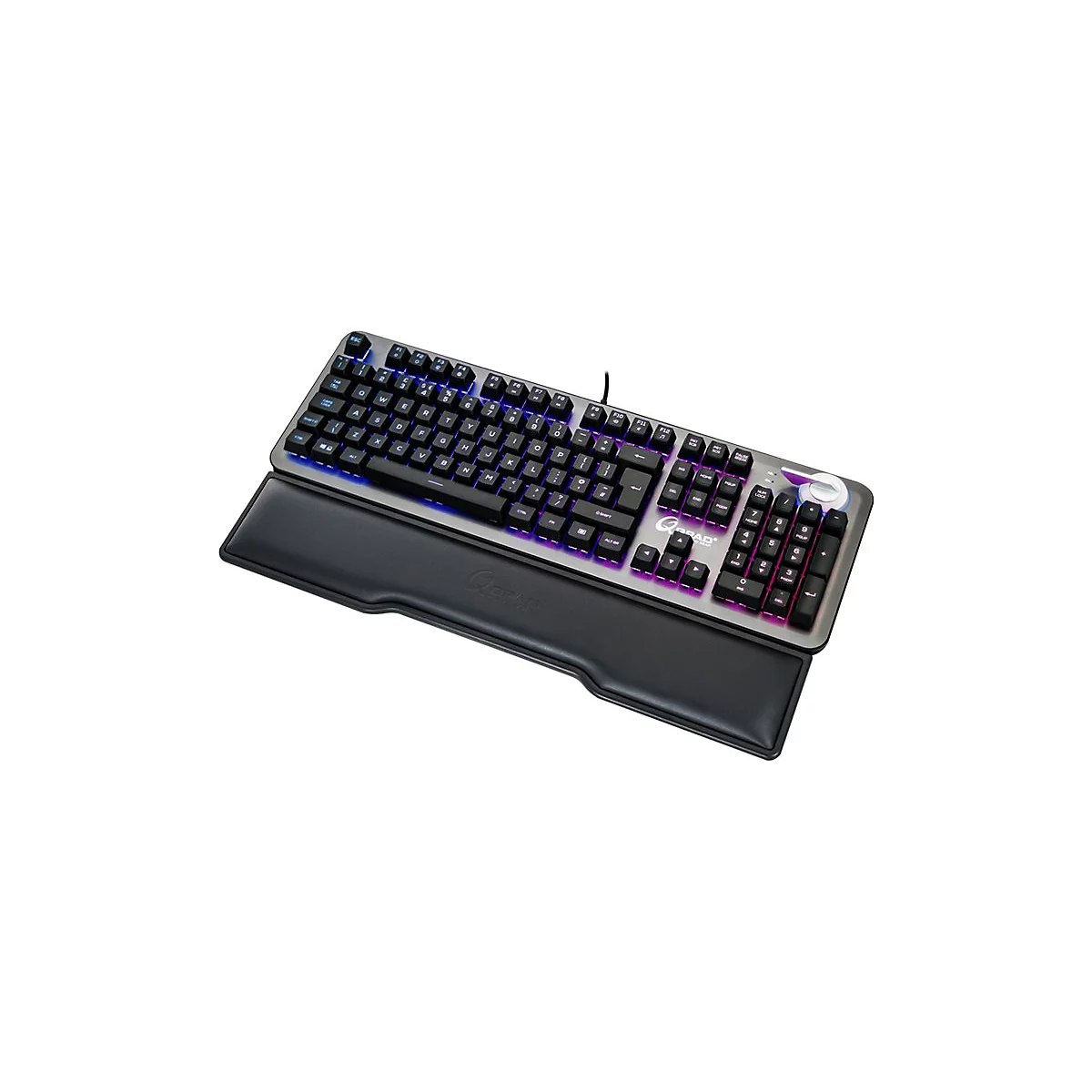 Gaming-Tastatur mit RGB-Beleuchtung und Handauflage. Schwarze Tasten auf silbernem Hintergrund. Logo an Handauflage und Tastatur.