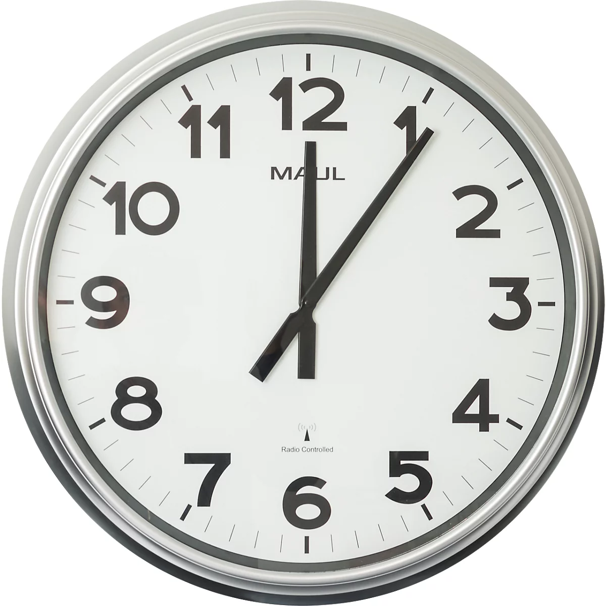 Radiogestuurde wandklok Maul MAULride, rond, extra groot, voor binnengebruik, Arabische cijfers, minuten &amp; uureenheid, ∅ 610 mm, kunststof &amp; mineraalglas, zilver-wit-zwart, incl. batterij