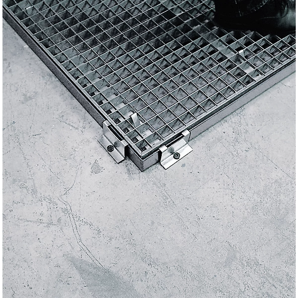 Randbevestiging voor asecos vloerelementen met hoogte 125 mm, gegalvaniseerd staal, B 20 x D 80 mm