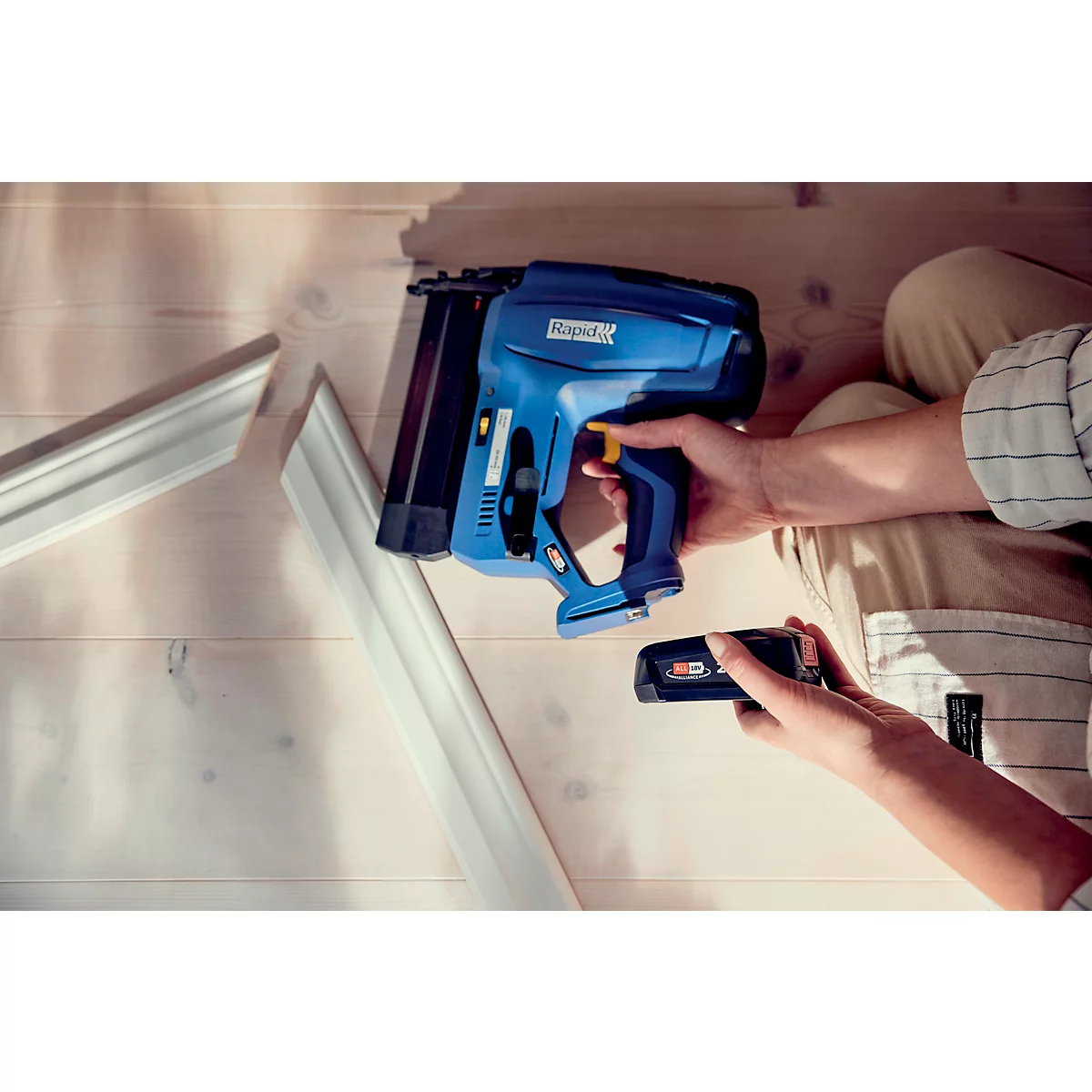 Rapid BNX50 Akku-Nagler Set, LED-Arbeitsleuchte, Einzel- oder Kontaktauslösung, Nageltiefenregulierung, inkl. Bosch Akku