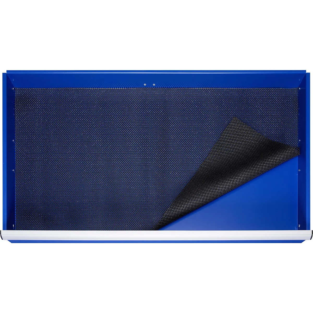 Blauer Kasten mit einer hochgeklappten, schwarzen Matte.