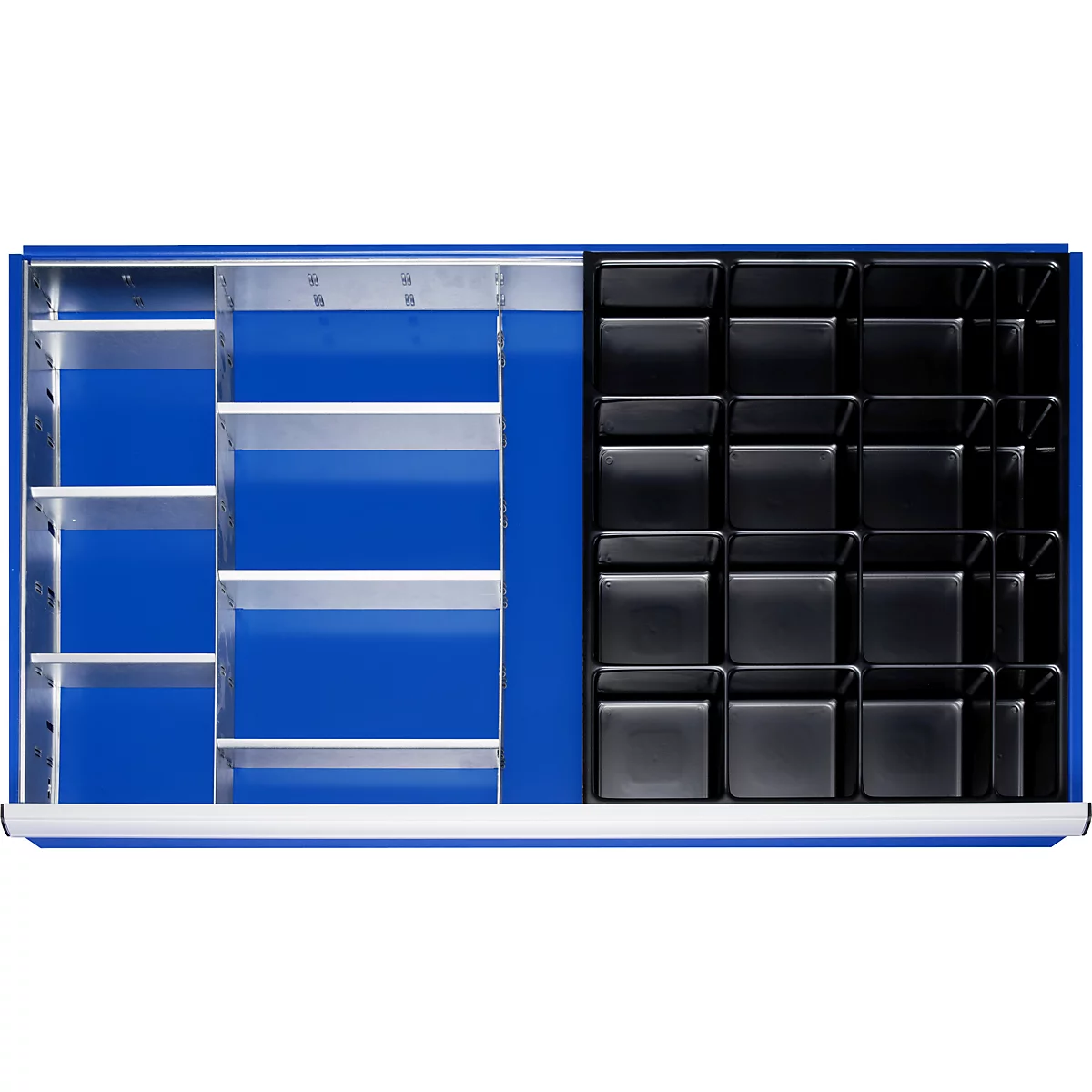 Blaue Schublade mit Fächern und schwarzen Behältern. Aufteilung in Schublade mit Fachböden und eine mit schwarzen kleinen Boxen.