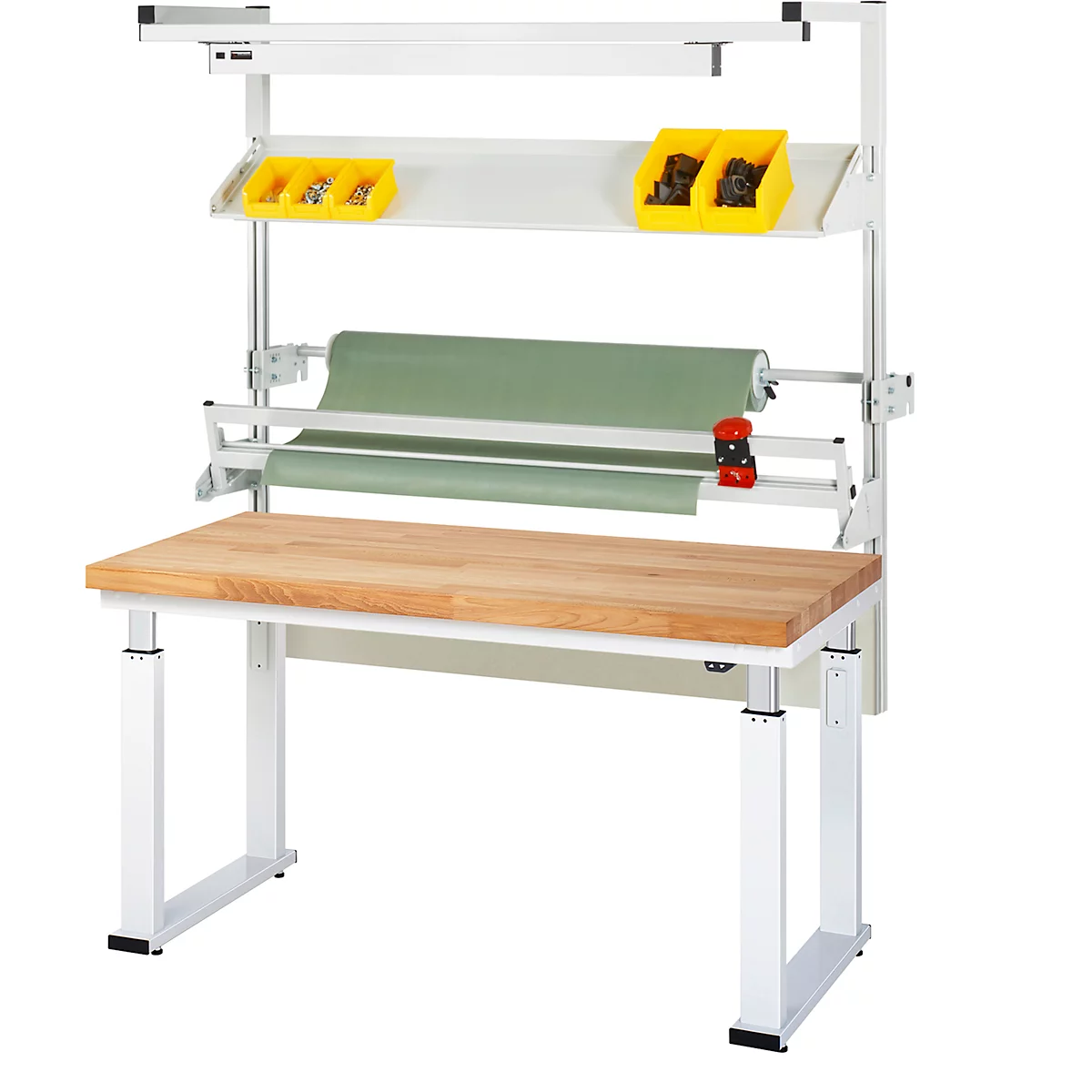 Witte werkplaatstafel met houten werkblad en planken. Erop gele bakken met gereedschap. Boven, een rol papier.
