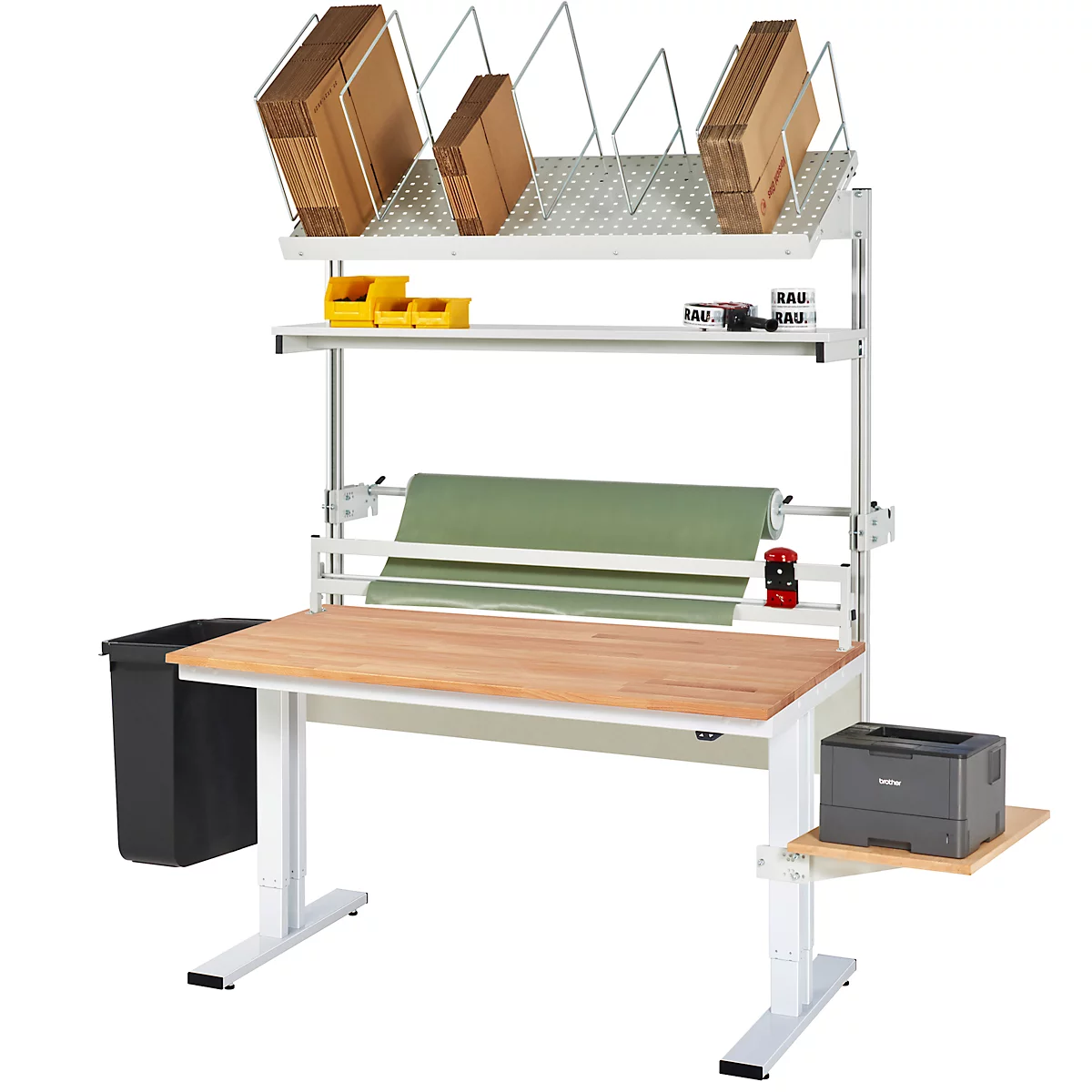 Verpakkingsstation met tafel, papierrol, planken en printer.