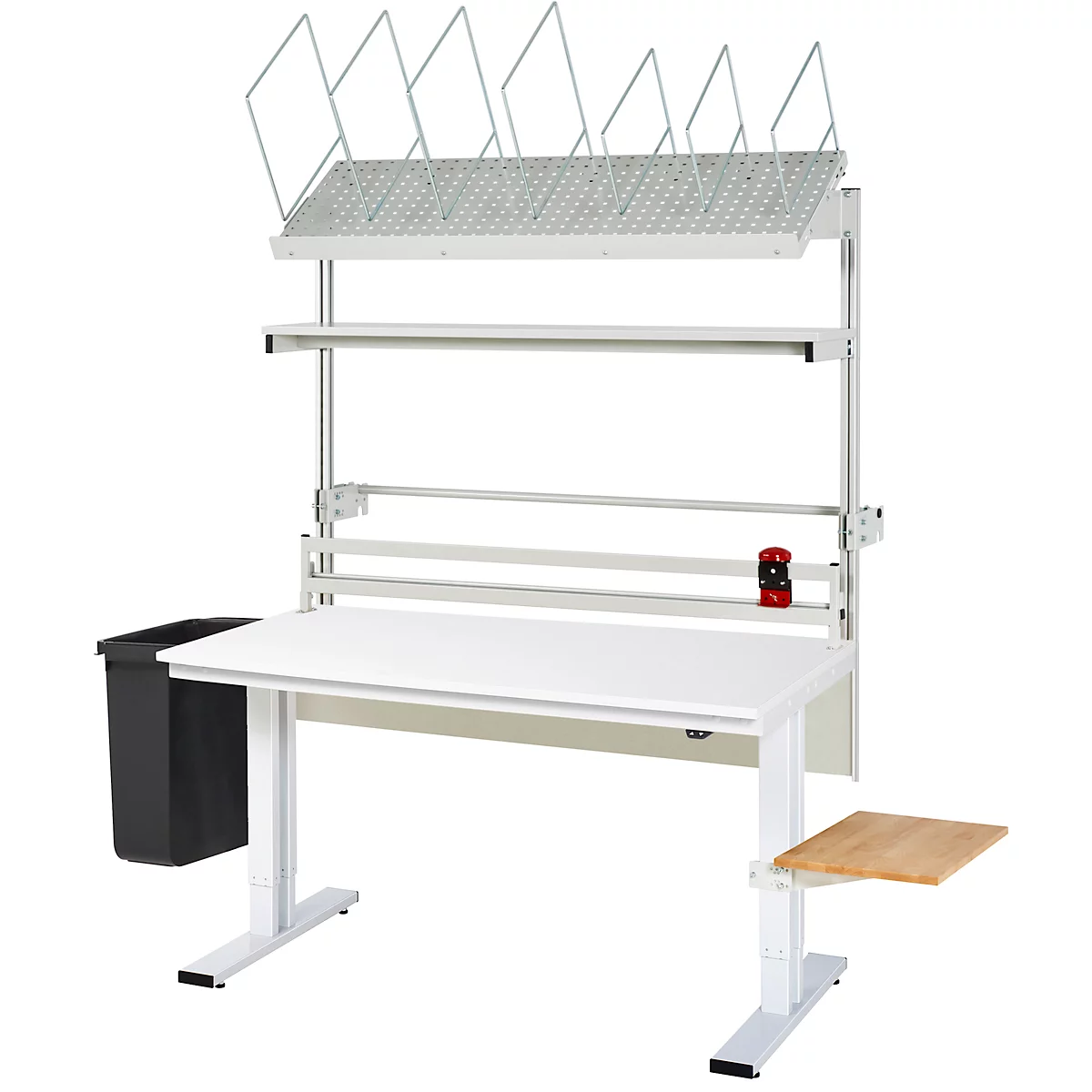 Weißer Packtisch mit Ablagen, Abfallbehälter und Anbautisch. Inklusive Papierrollenhalter und rotem Not-Aus-Schalter.
