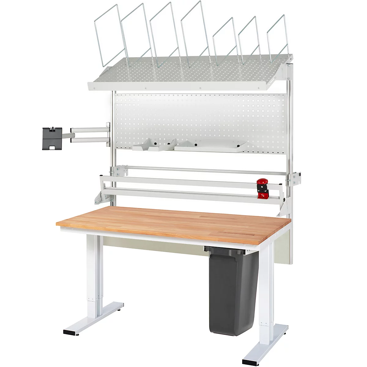 Een witte werkbank met houten blad, planken, penhouders, papierhouders en een vuilnisbak.