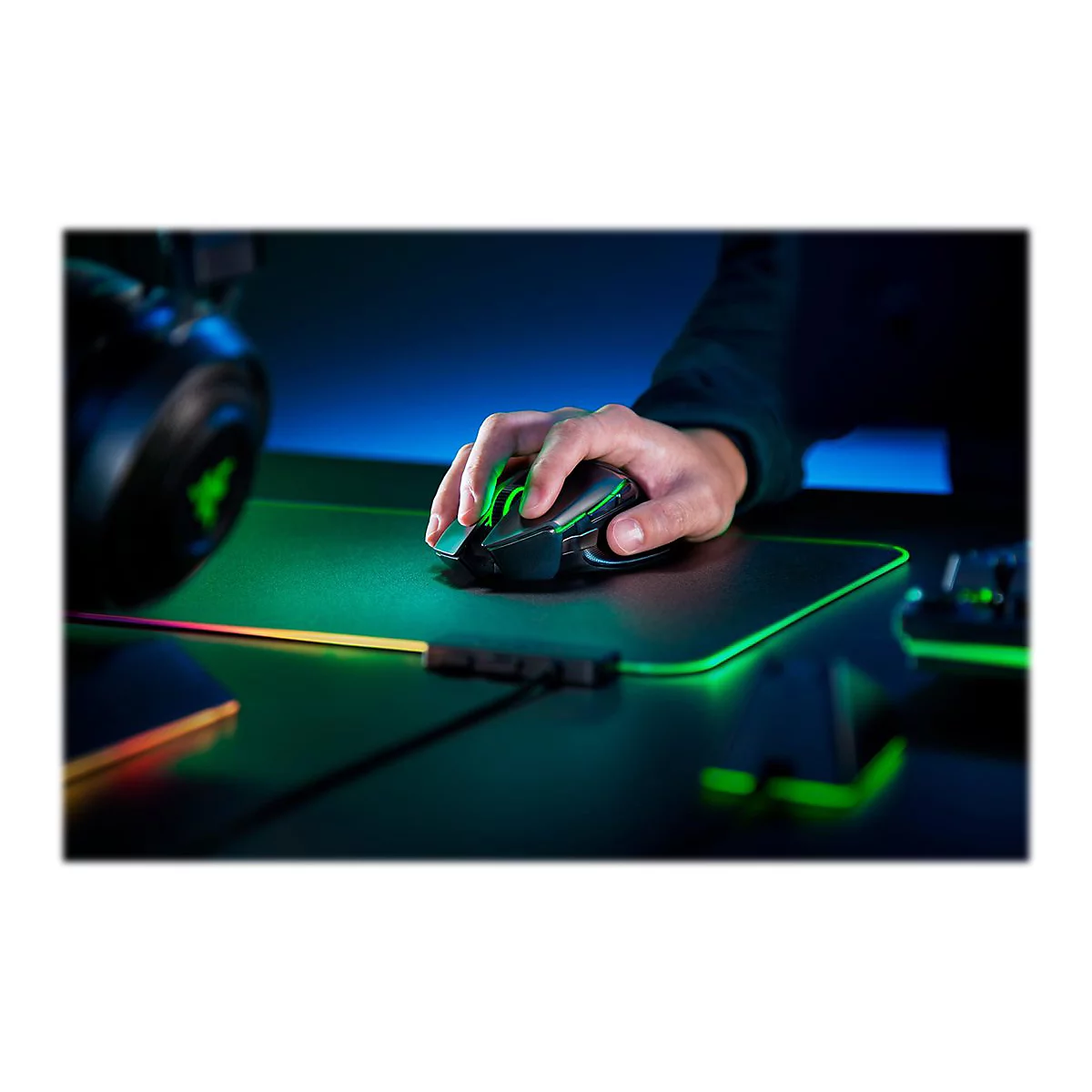Razer Basilisk Ultimate - Maus - Für Rechtshänder - optisch - 11 Tasten - kabellos, kabelgebunden