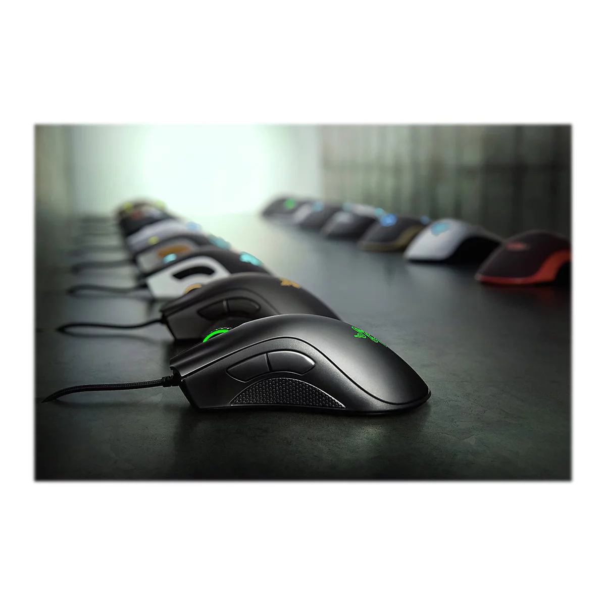 Razer DeathAdder Essential - Maus - ergonomisch - Für Rechtshänder - optisch - 5 Tasten