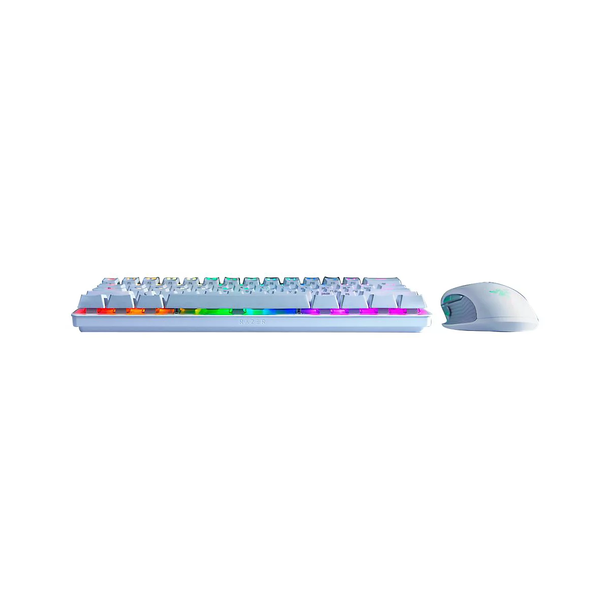 Weißes Gaming-Keyboard und Maus von Razer, RGB-Beleuchtung.