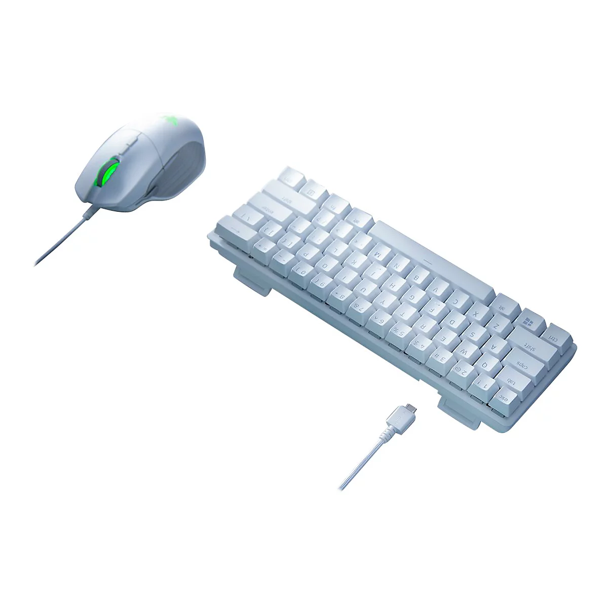 Ein weißes Gaming-Keyboard und eine Maus vor weißem Hintergrund. Die Tastatur ist kompakt, die Maus hat ein grünes Leuchten.