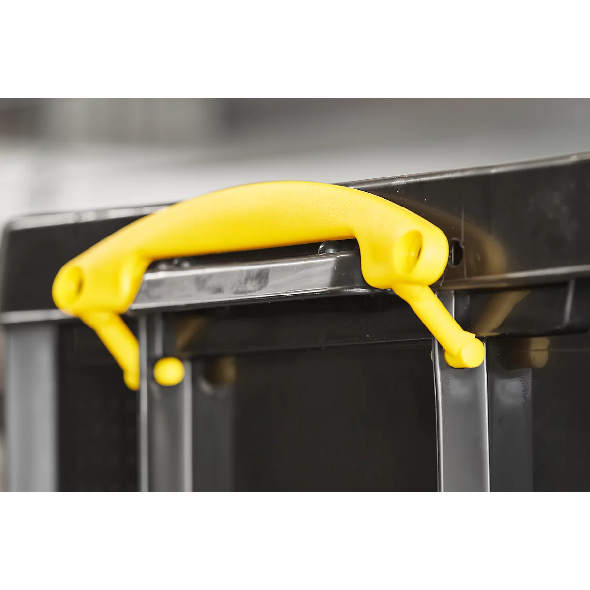 Really Useful Boxes opbergbox, 64 l, zwart, handgreep geel