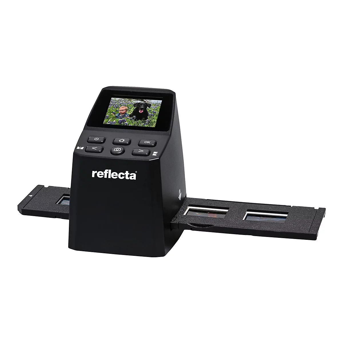 Schwarzer Dia- und Negativscanner mit Display. Auf dem Display ein Foto von Kind und Hund. Der Scanner hat den Schriftzug 'reflecta'.