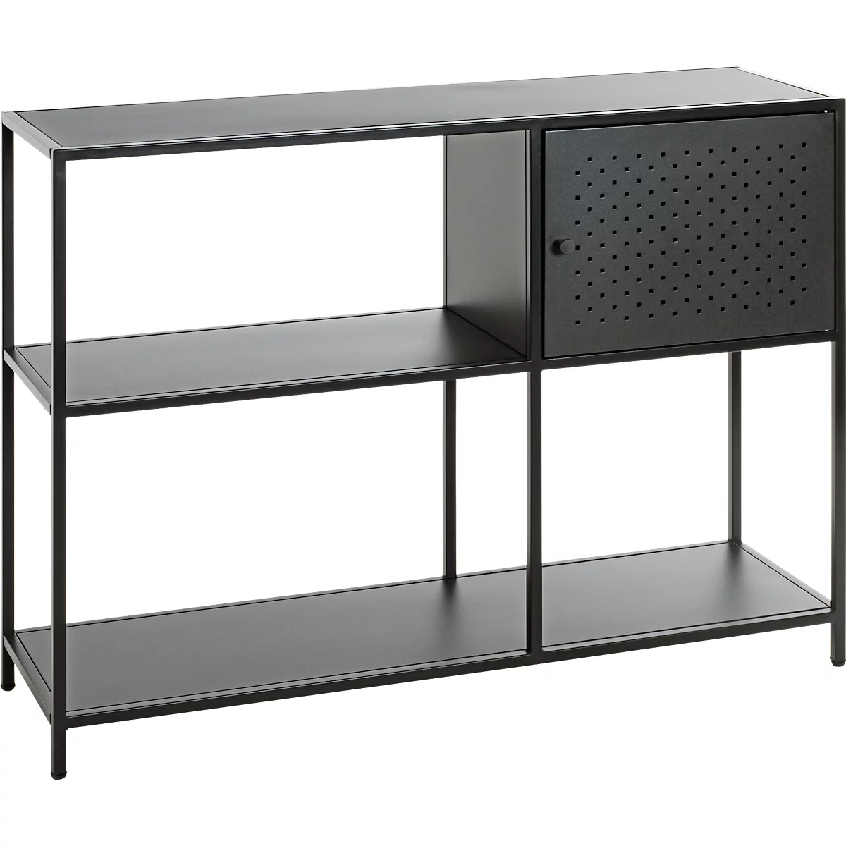 Schwarzes Metallregal mit Regalen und einem Schrank mit Lochmuster-Tür. Das Regal hat eine moderne, minimalistische Ästhetik.