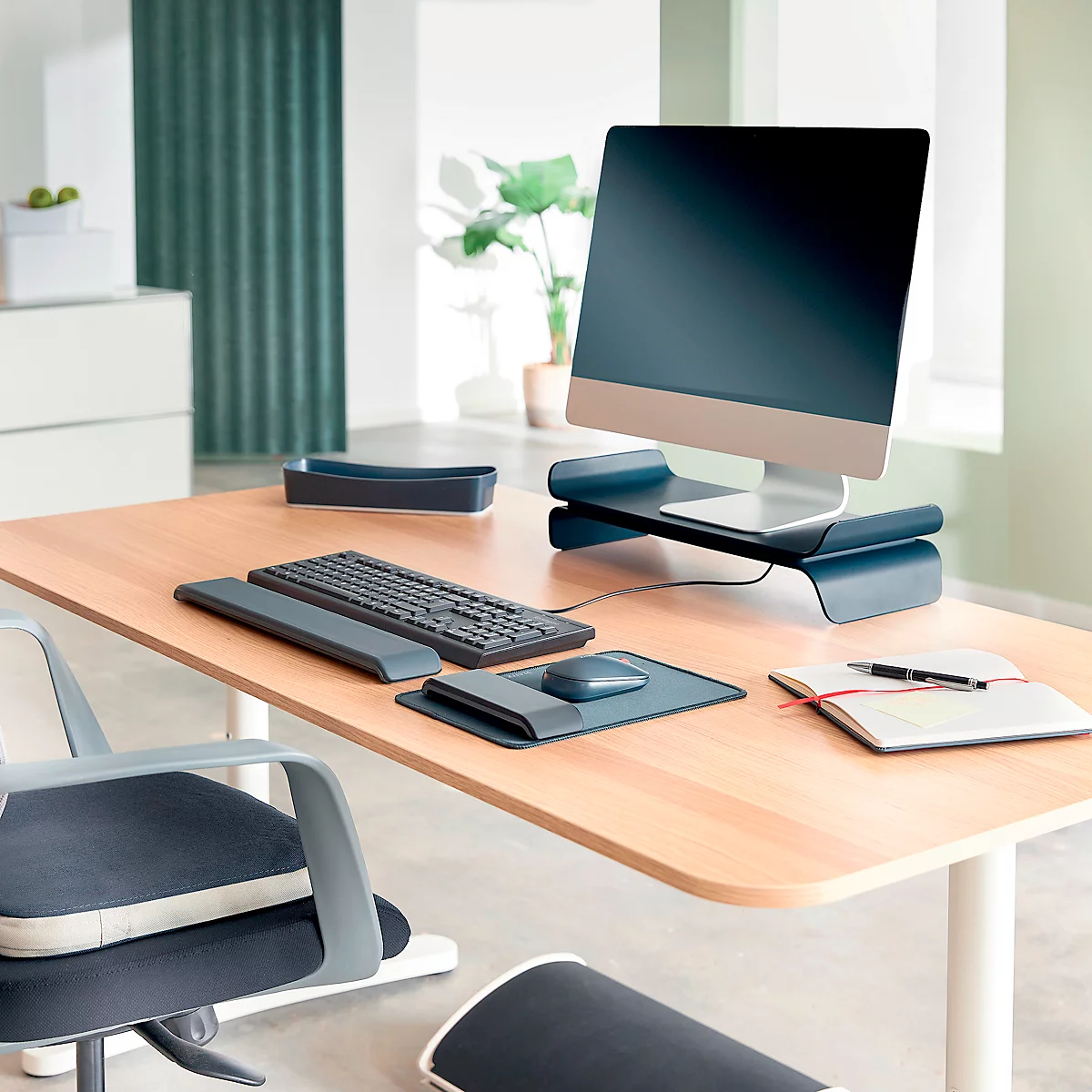 Repose-poignets Leitz Ergo, pour toute la longueur des claviers, L 71 x P 437 x H 22 mm, gris velours