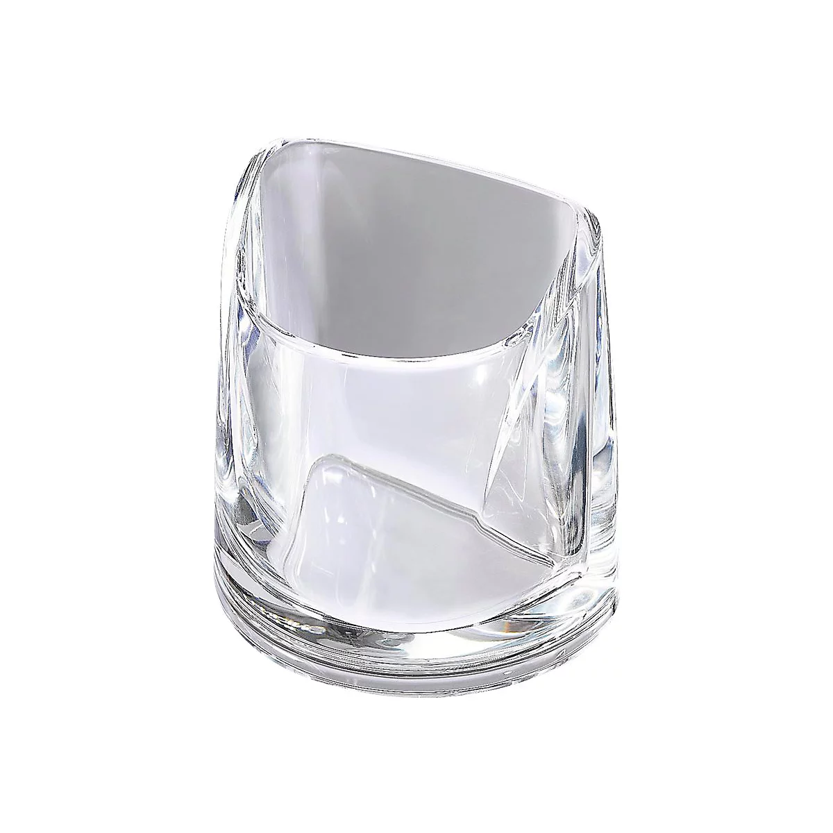 Un récipient en verre transparent avec un bord supérieur biseauté. Le récipient est vide et posé sur un fond blanc.