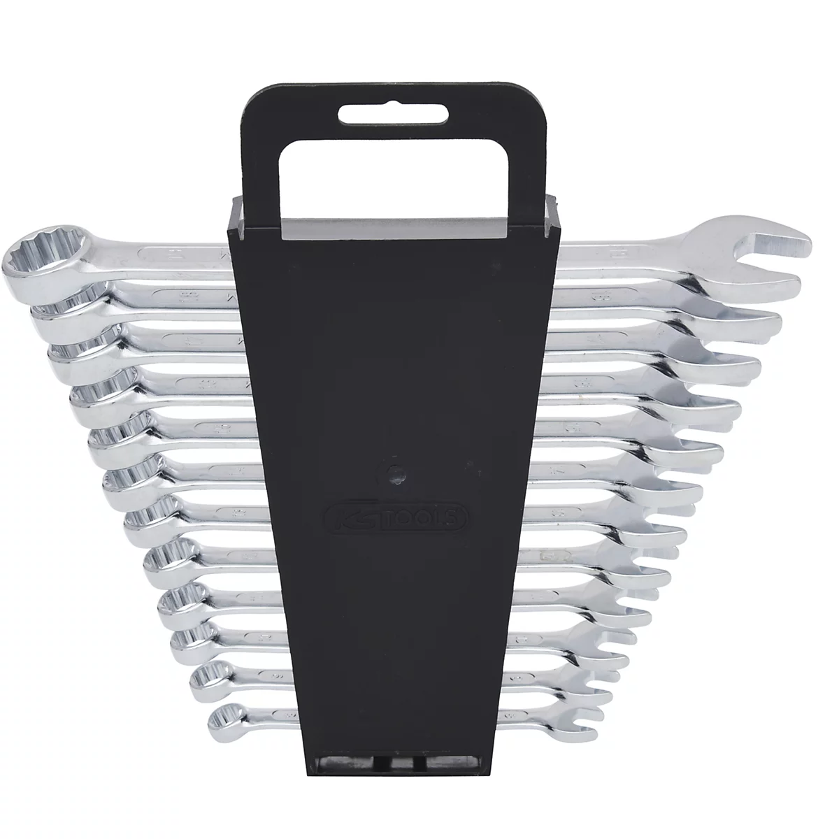 Ein Set silberfarbener Schraubenschlüssel in einem schwarzen Halter.