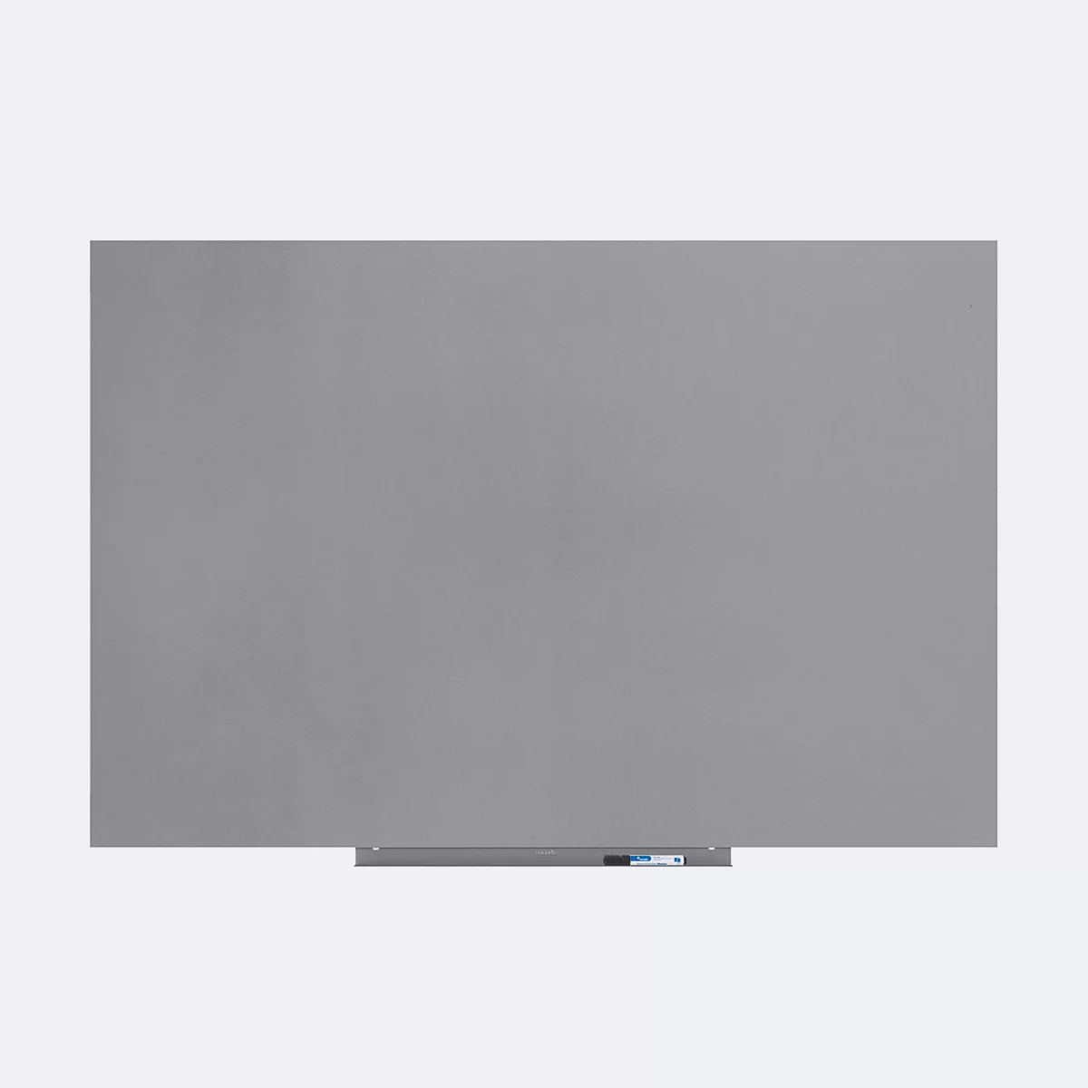 Graue, rechteckige Tafel mit Stifthalterung.