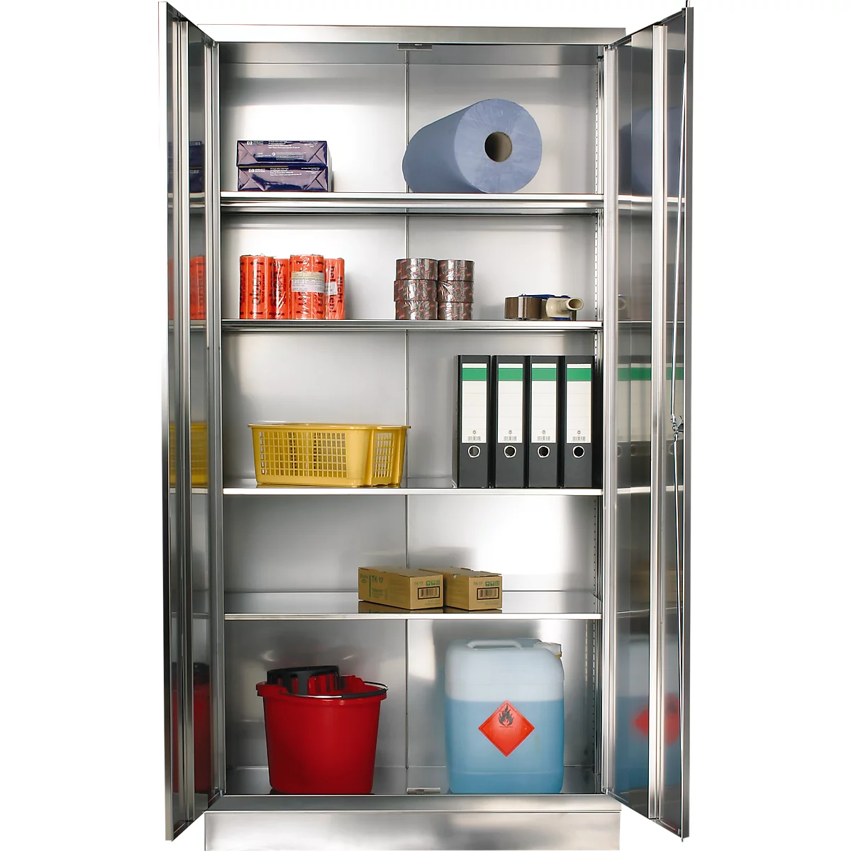Open metalen kast met items zoals papierrollen, mappen, emmers en canisters.