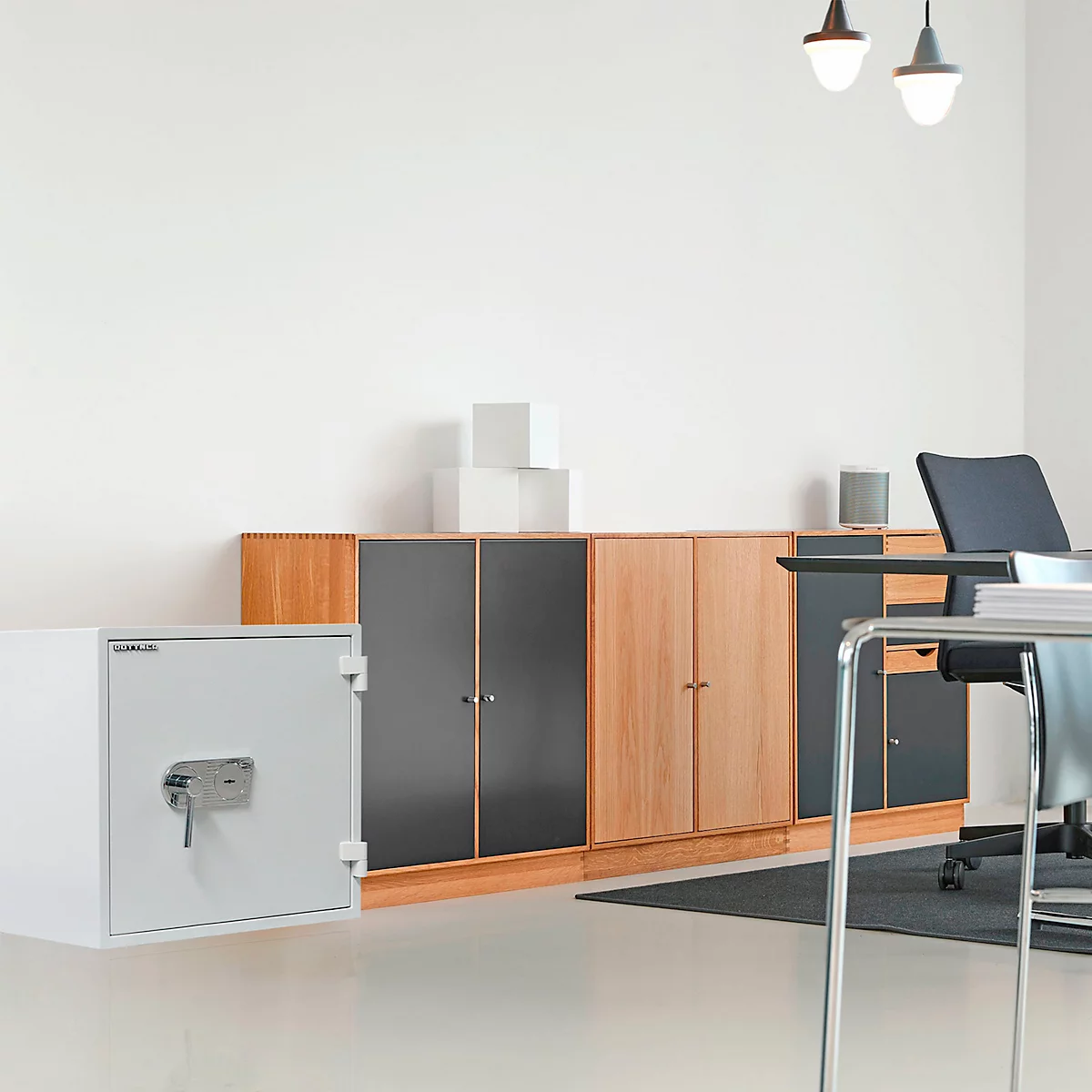 Rottner Armoire forte Opal Fire Premium OPD-65 IT, 135 l, EN 1, protection anti-feu jusqu'à 30 min, 2 tablettes, serrure à double panneton, acier, gris clair RAL 7035