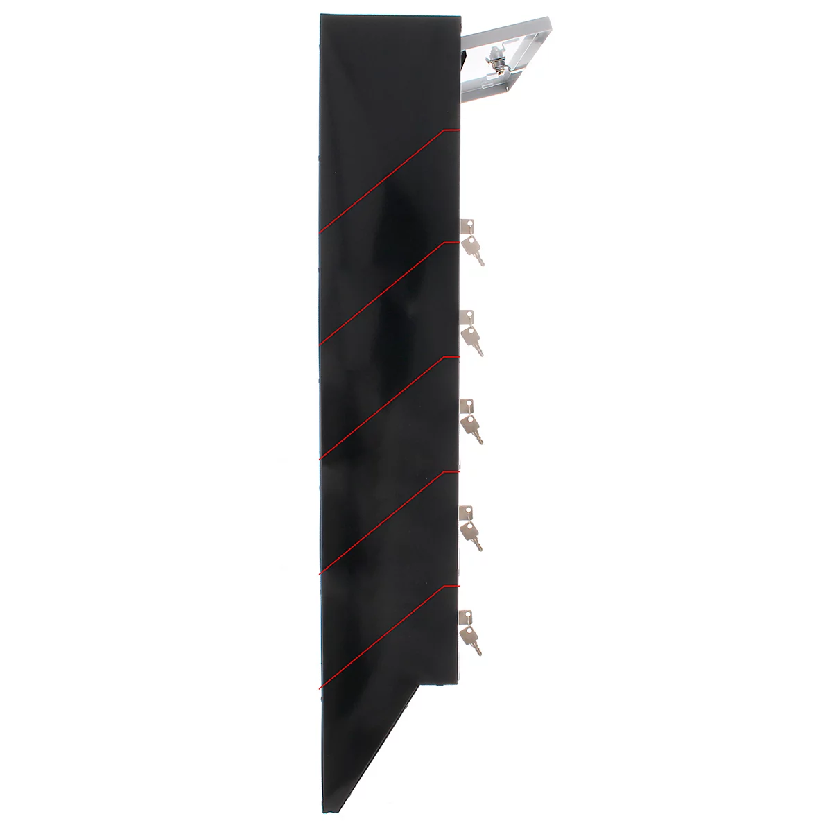 Schwarzer Schlüsselschrank mit roten Zierlinien. Mehrere Schlüssel stecken in den Schlössern.