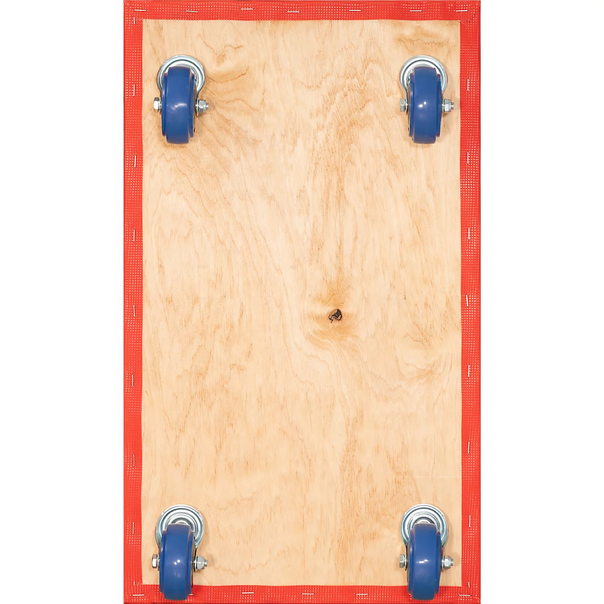 Planche de bois avec quatre roulettes bleues aux coins, bordée de tissu rouge.