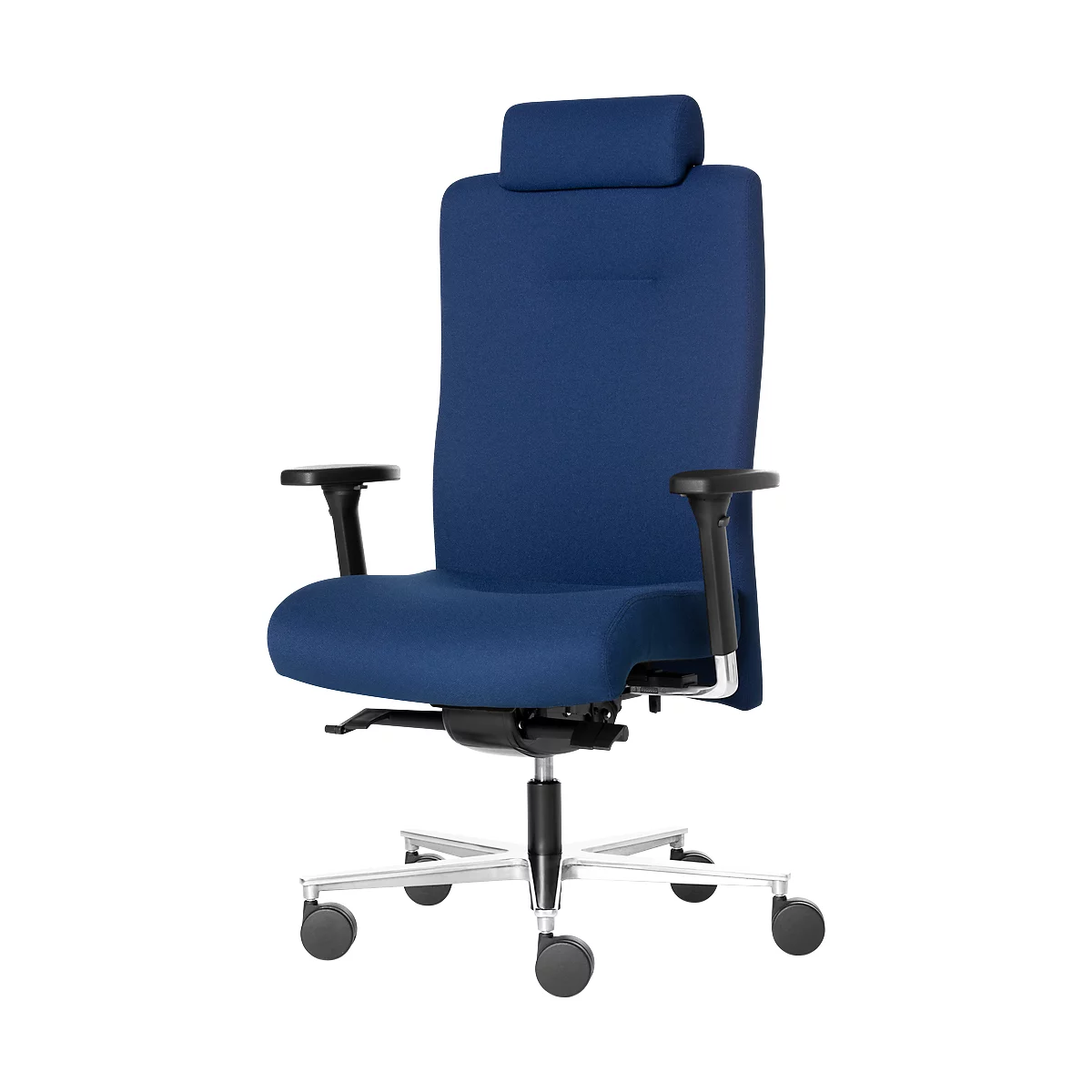Blauer Bürostuhl mit Kopfstütze, Armlehnen und Rollen. Der Stuhl hat ein silbernes Gestell.