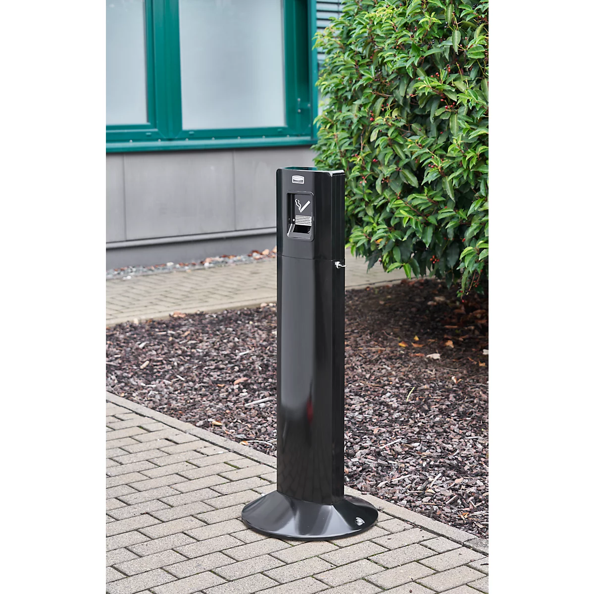 Rubbermaid Standascher Metropolitan, Aluminium, mit 6 L Inneneimer, für Außenbereich, schwarz