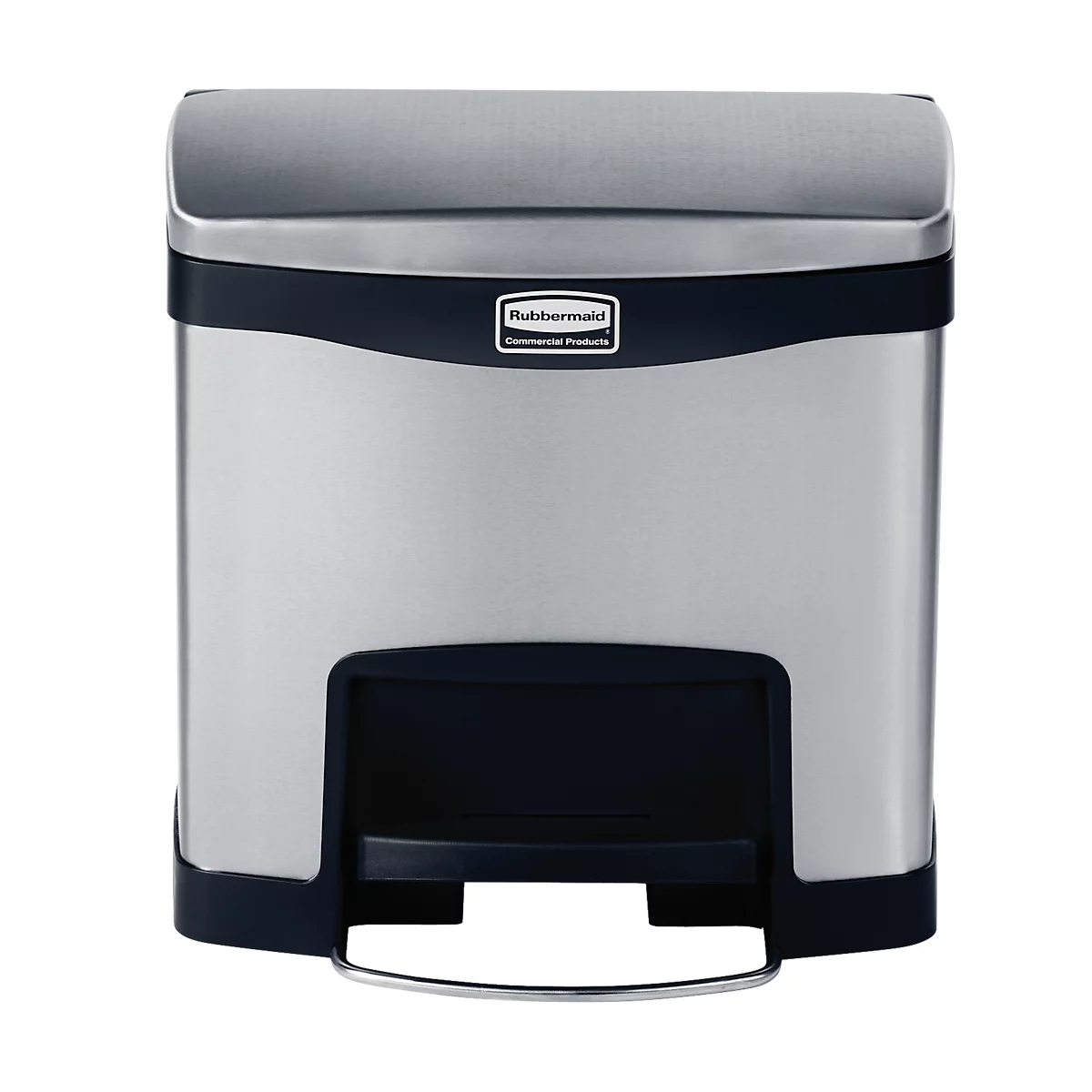 Edelstahl-Treteimer mit schwarzem Deckel und Pedalfuß. Logo: Rubbermaid.